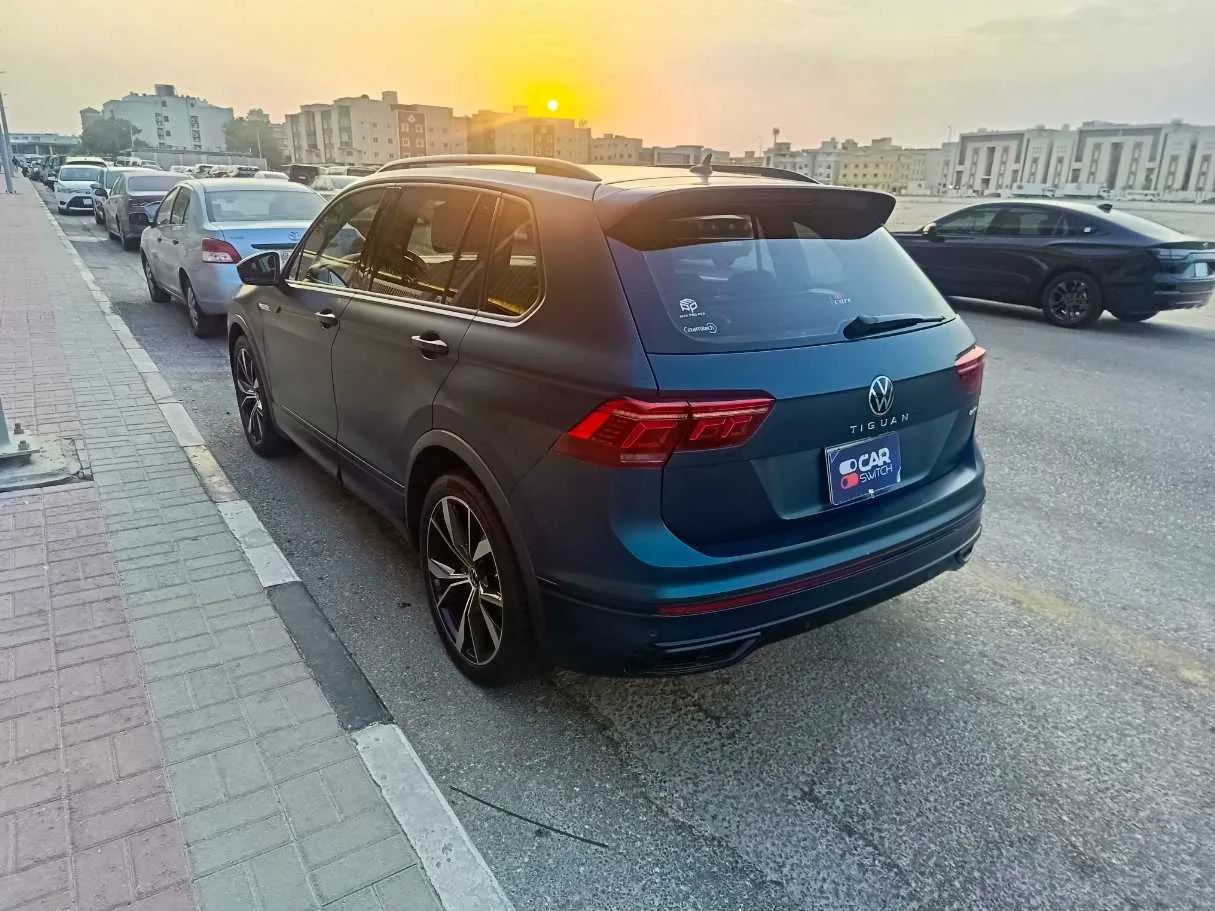 Car image 8