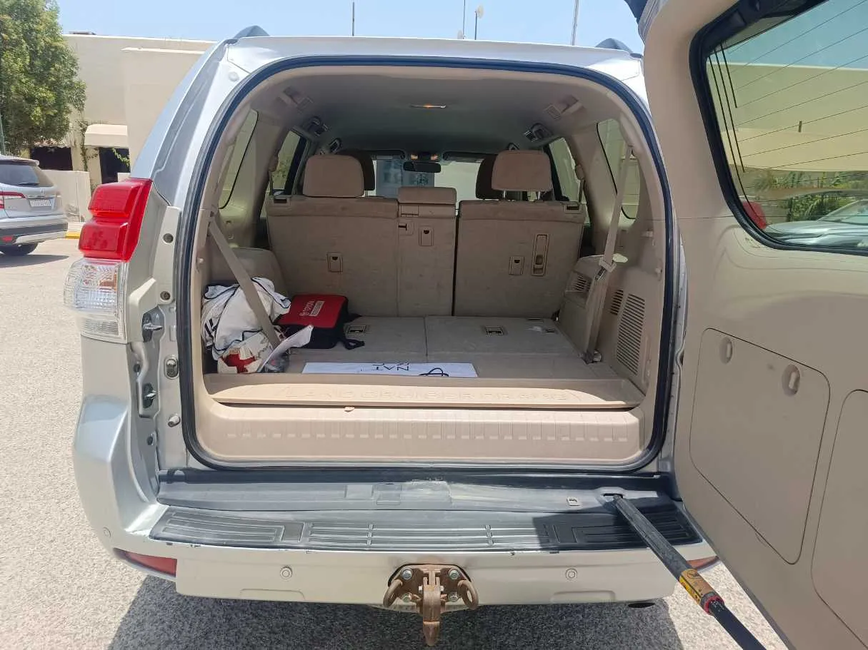 Car image 24