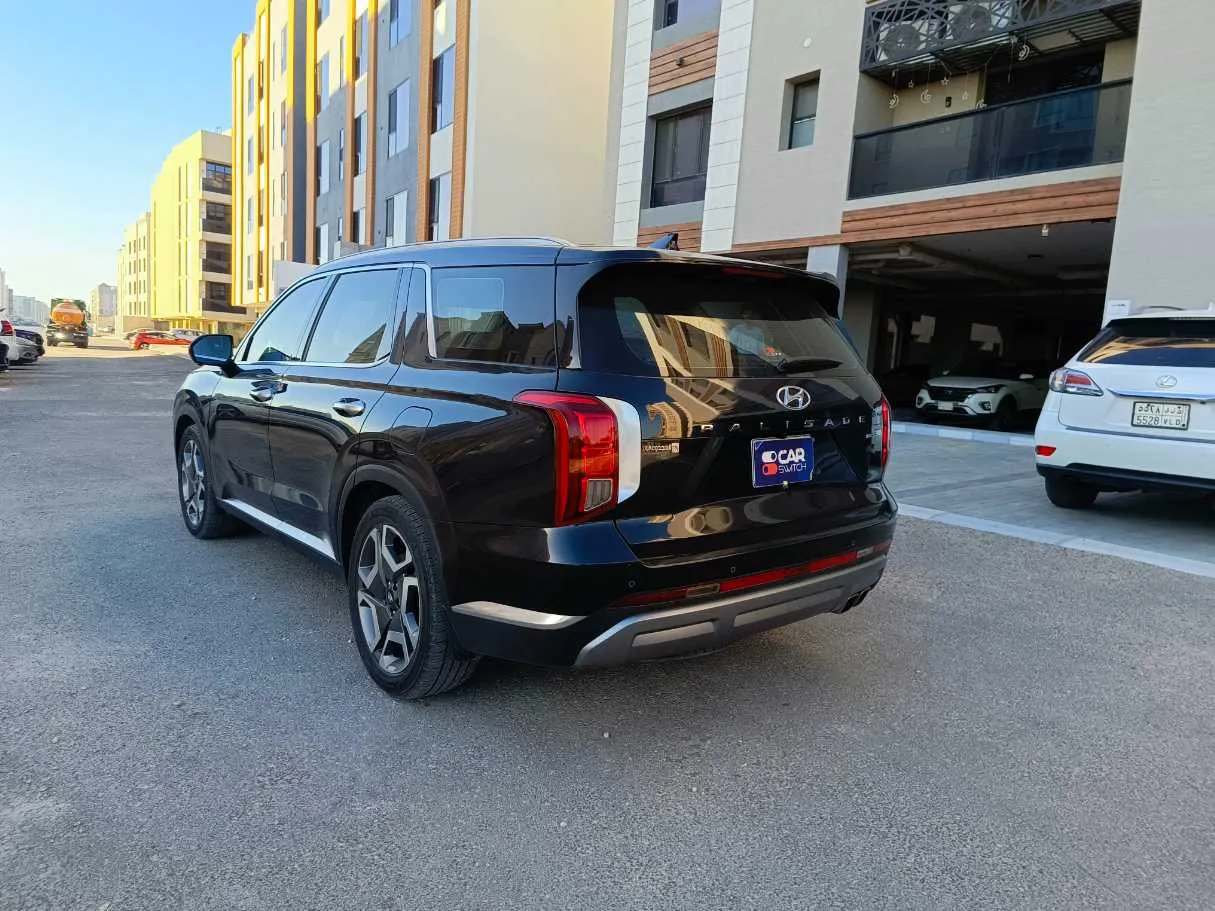 Car image 7