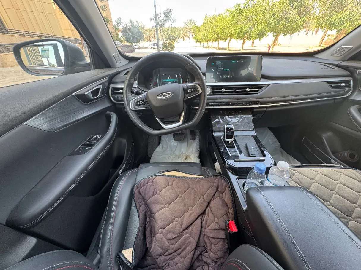 Car image 16