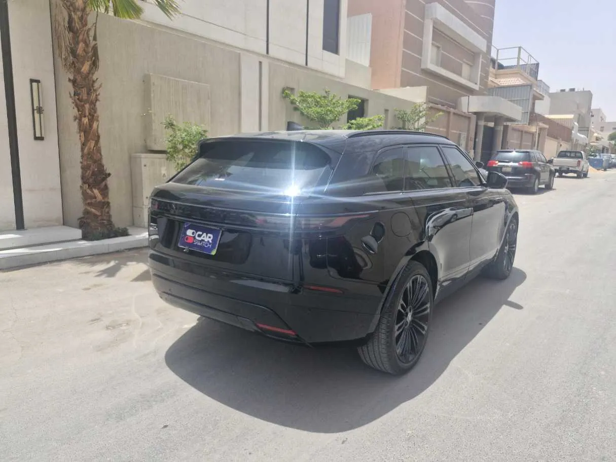 Car image 5