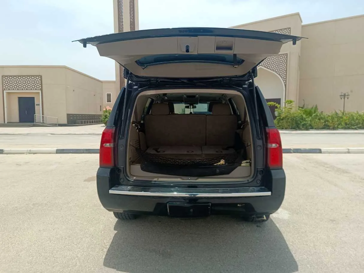 Car image 26