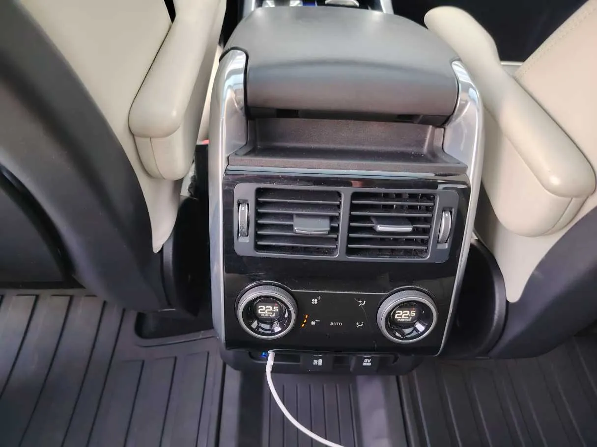 Car image 35