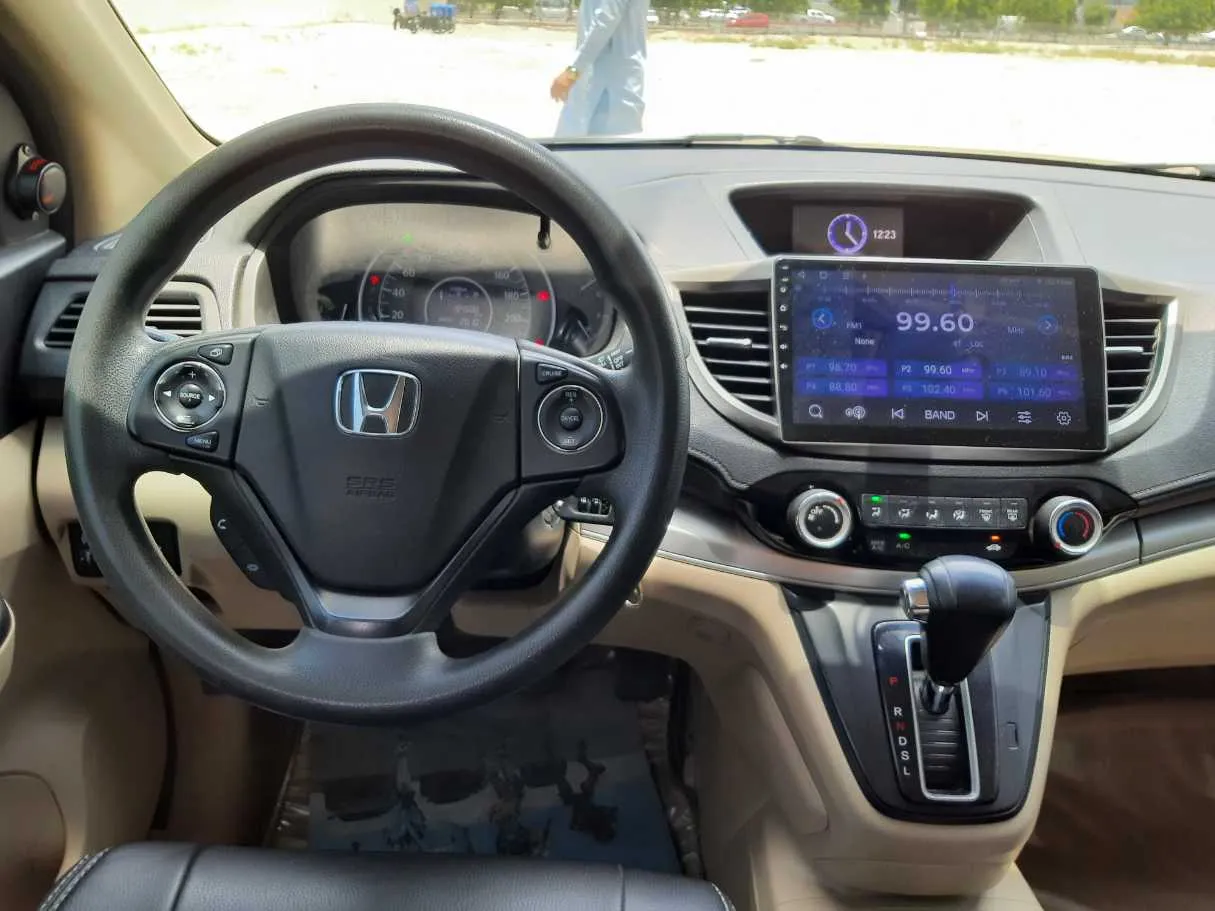 Car image 17