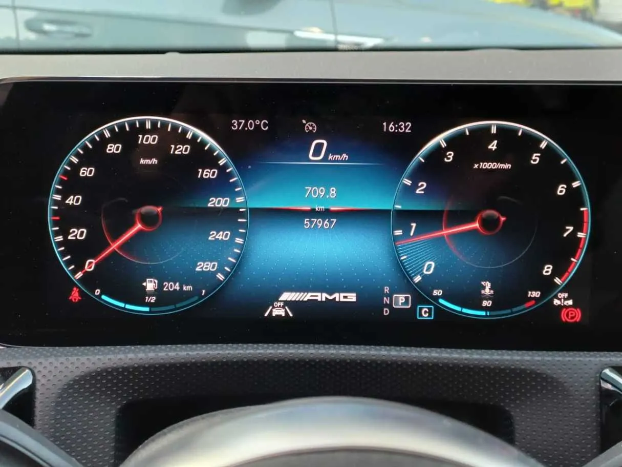 Car image 24