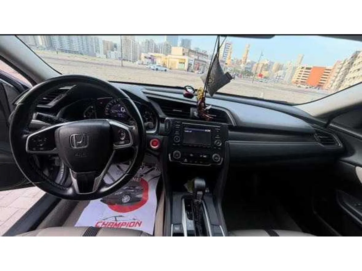 Car image 8