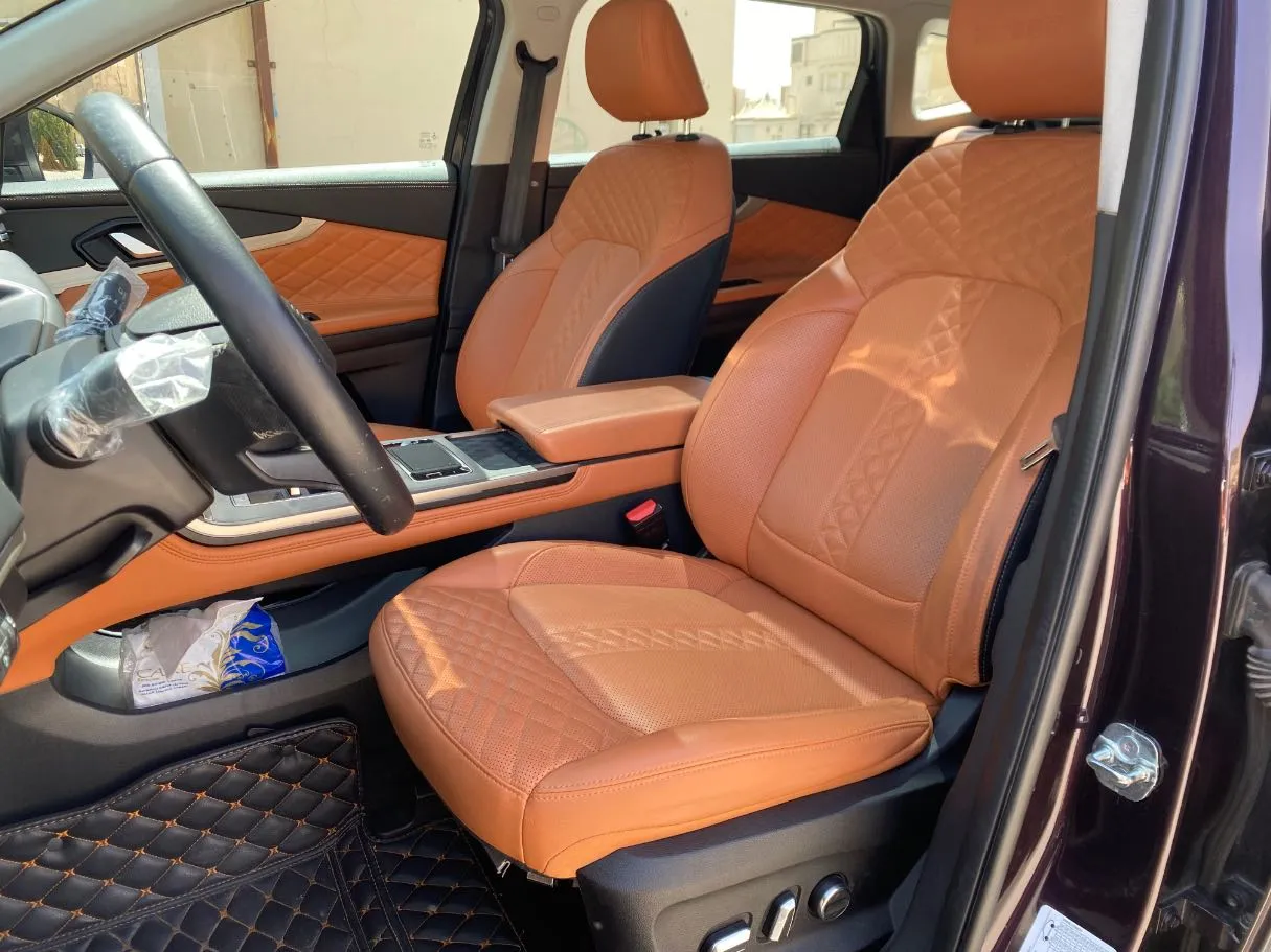 Car image 11