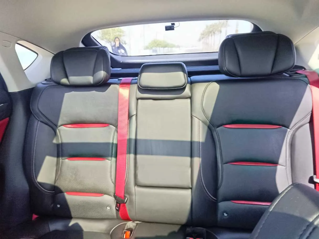 Car image 17
