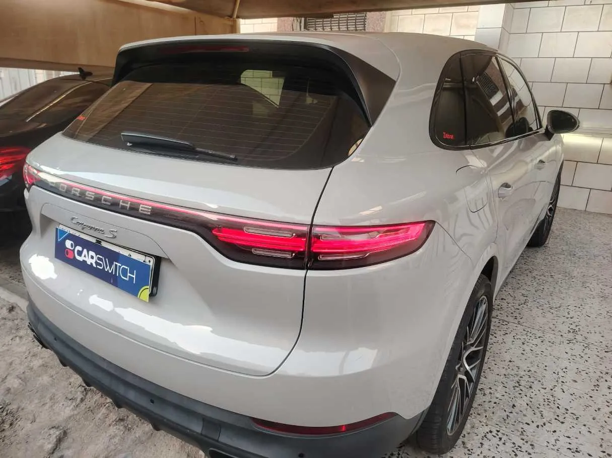 Car image 5