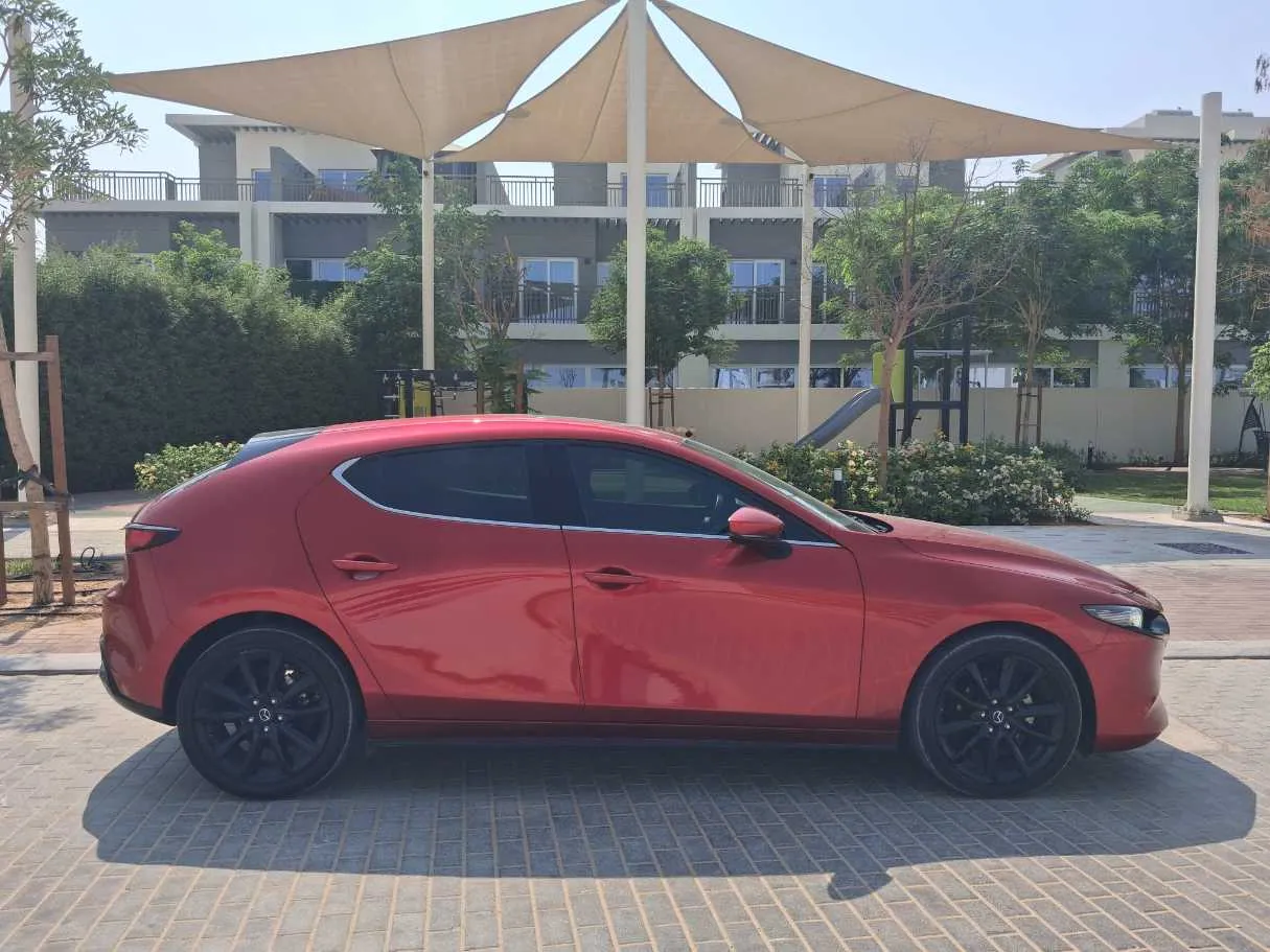 Car image 3