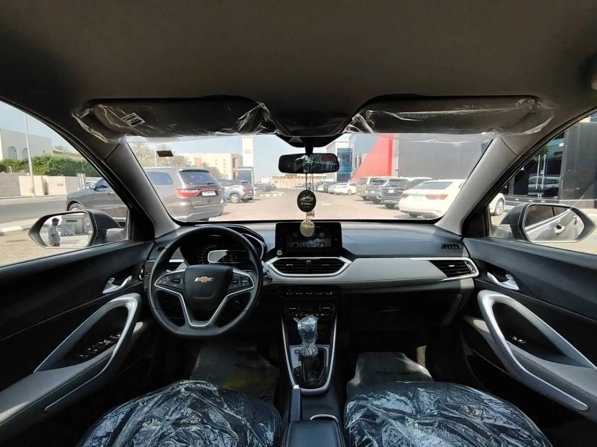 Car image 17