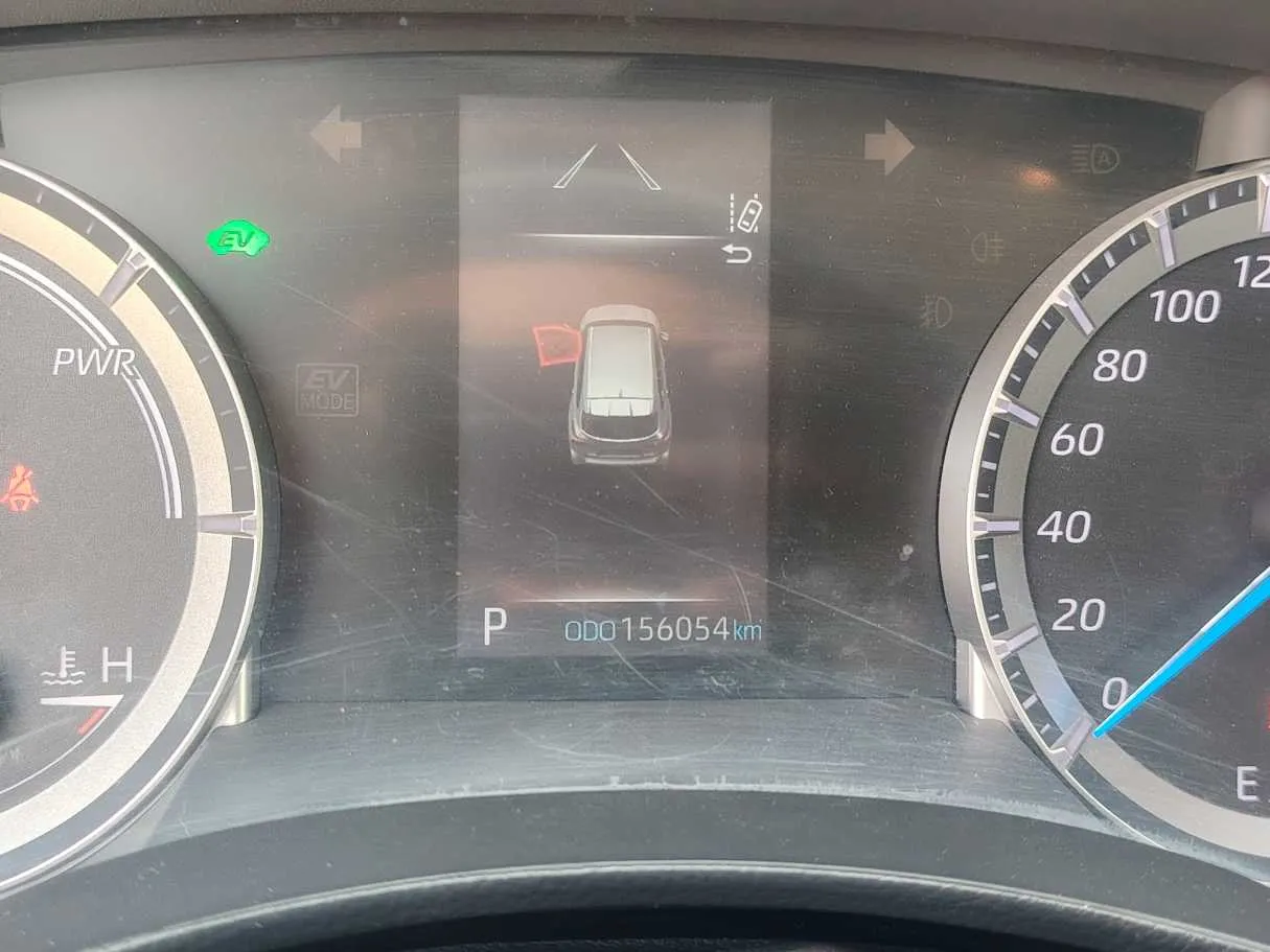 Car image 25
