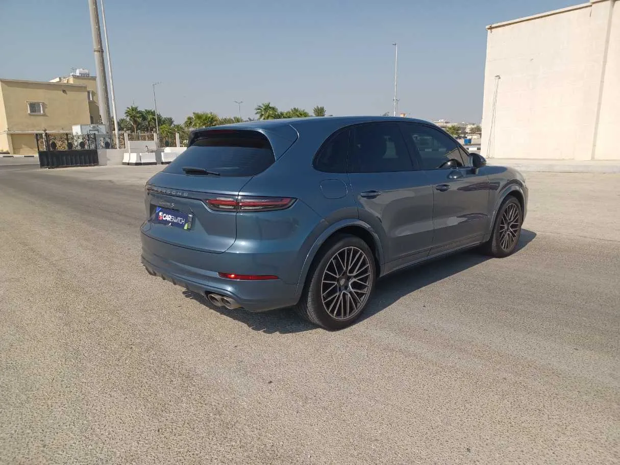 Car image 5