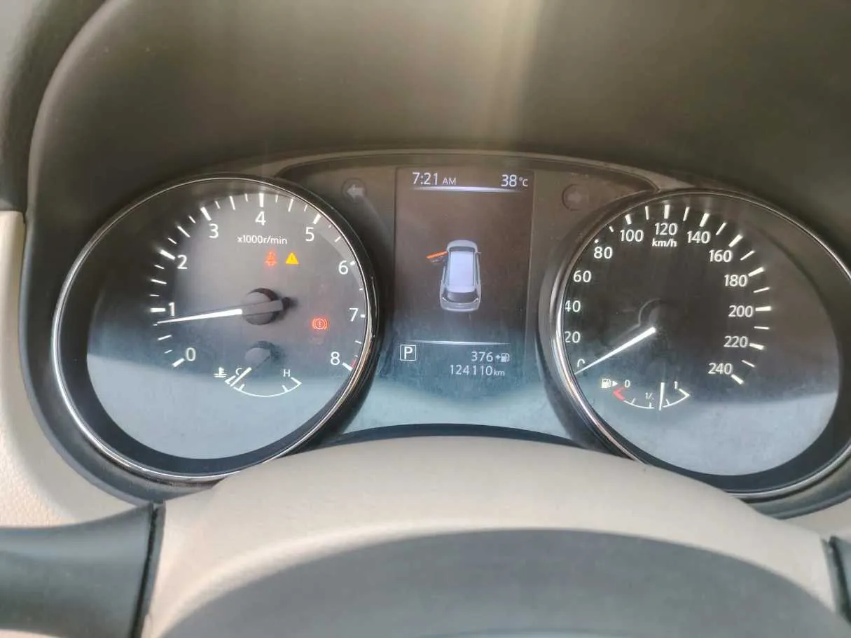 Car image 26