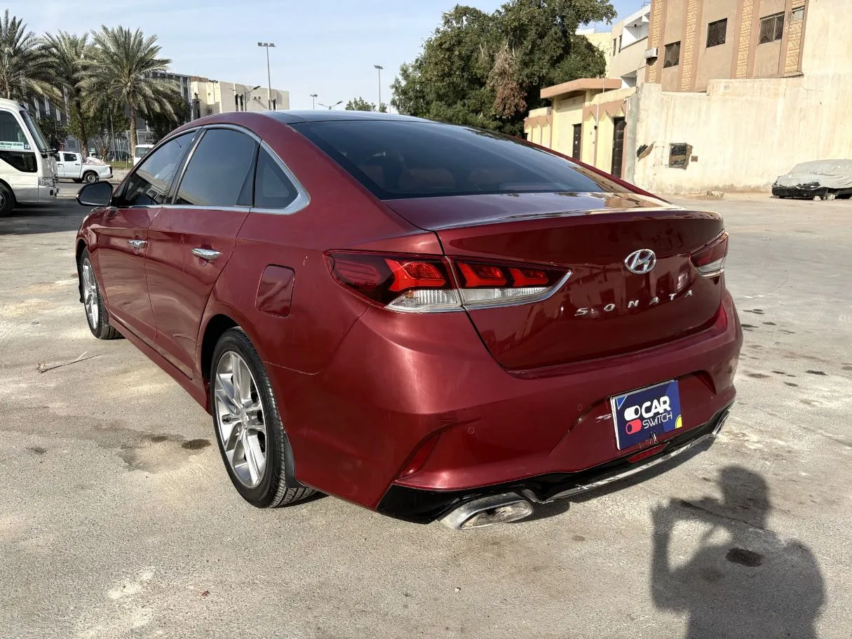 Car image 7