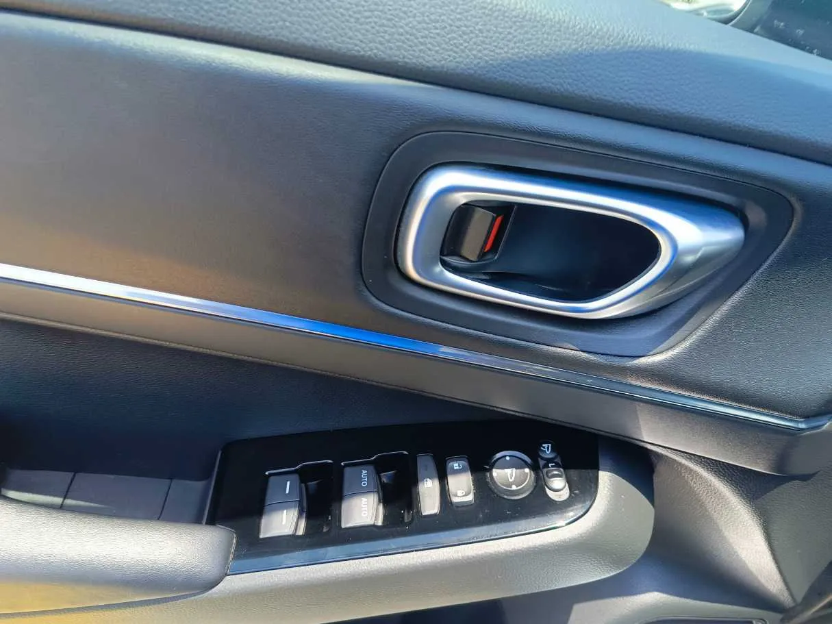 Car image 31