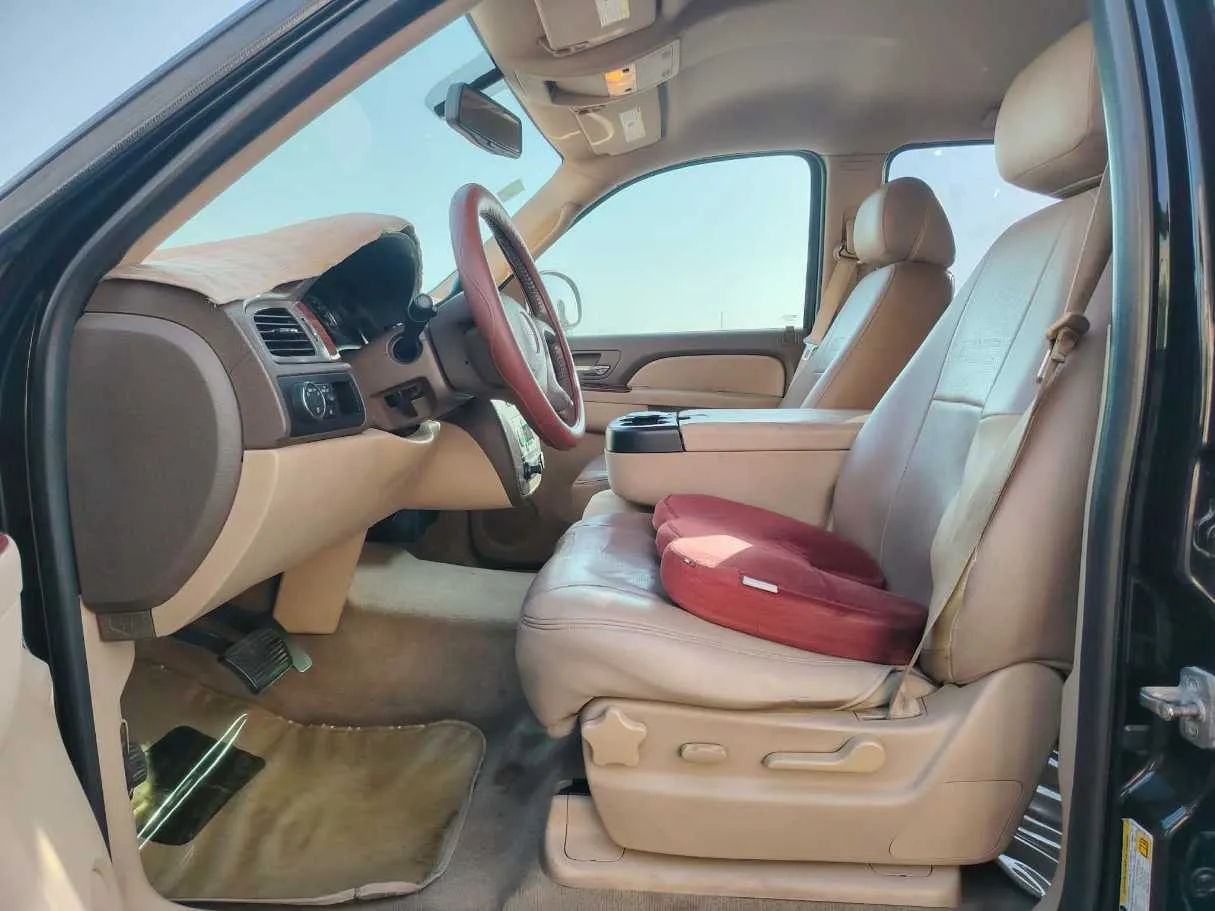 Car image 11
