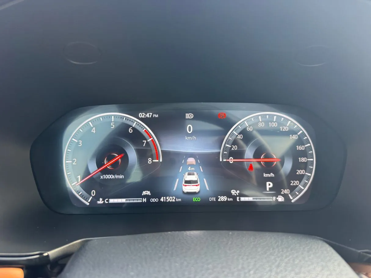 Car image 18