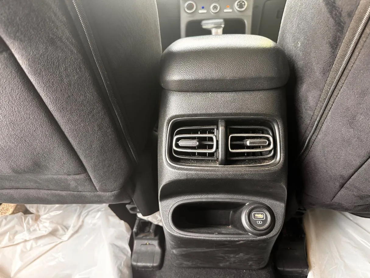 Car image 25
