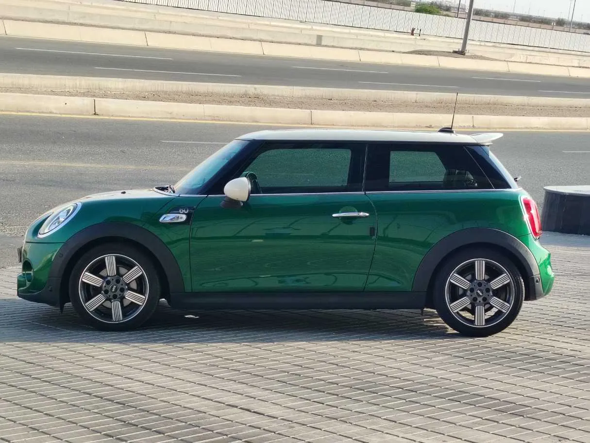 Car image 8