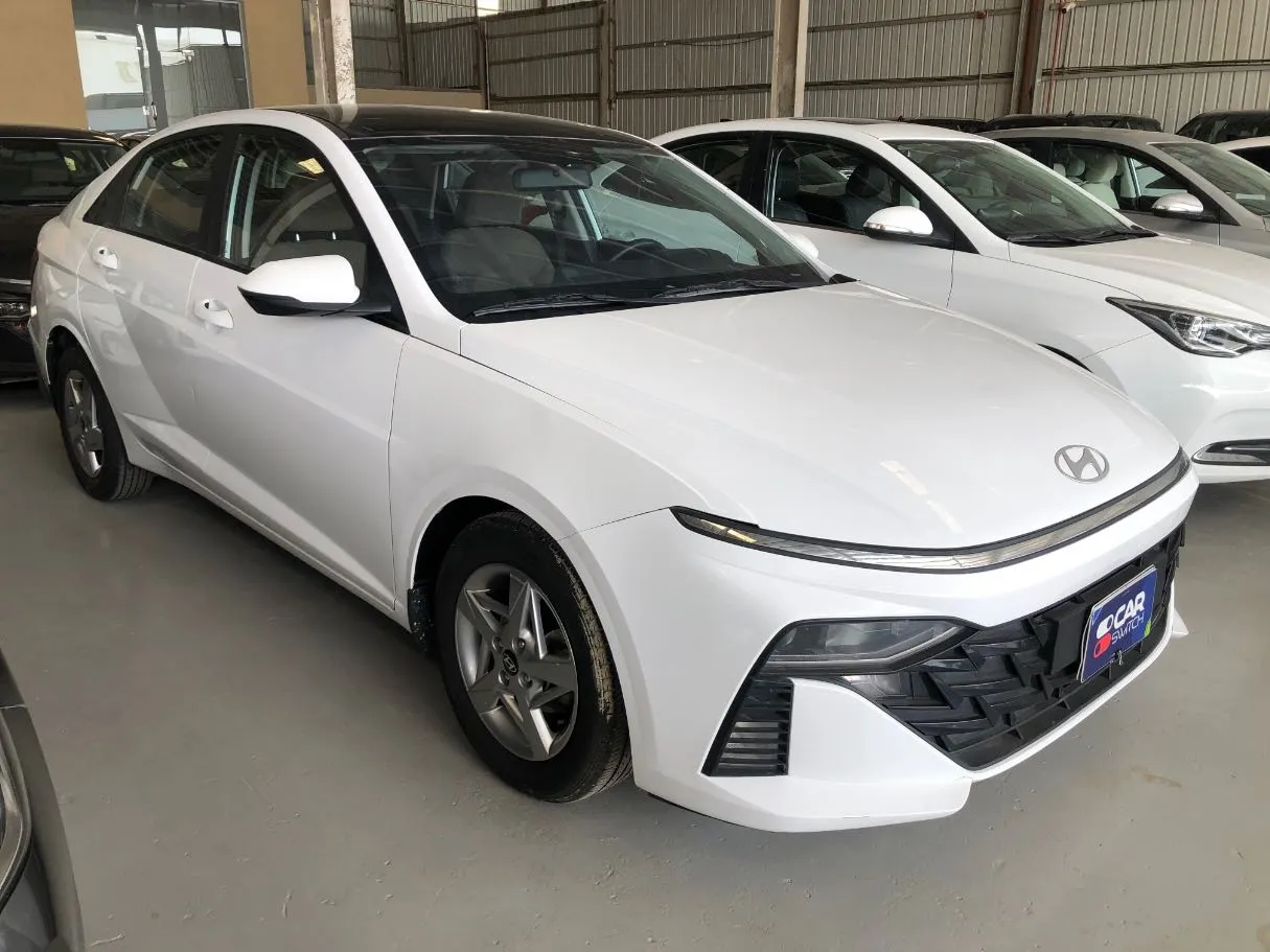 Car image 3