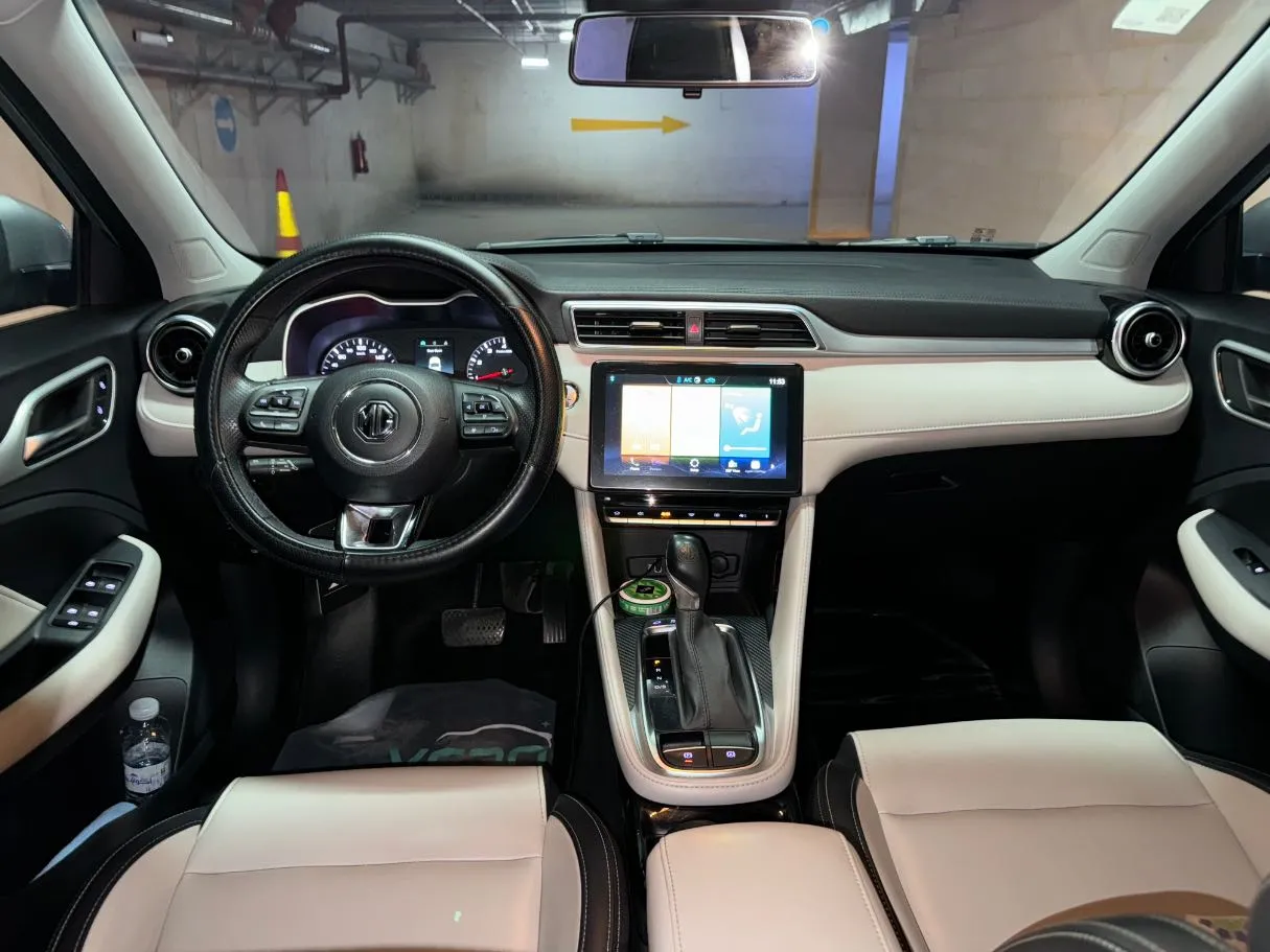 Car image 15