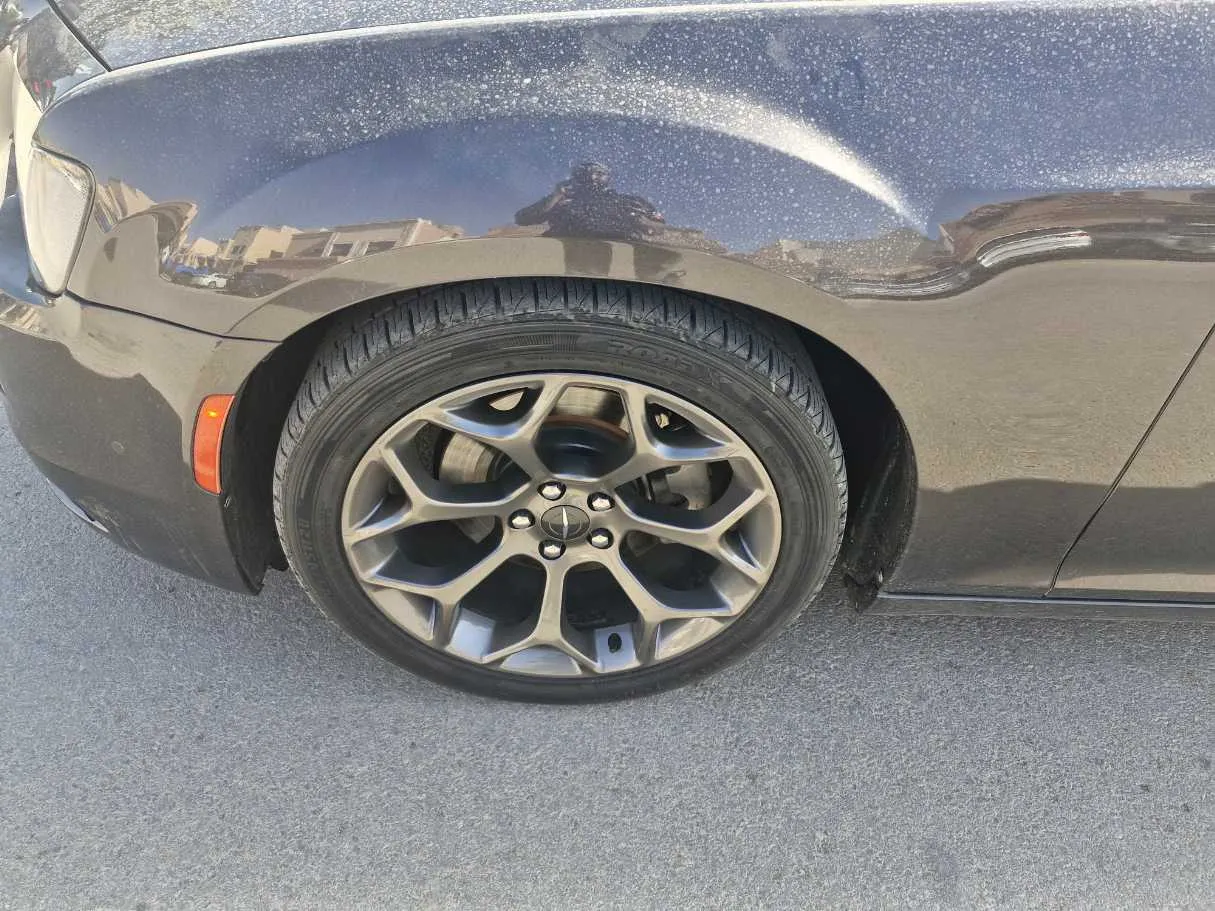 Car image 9