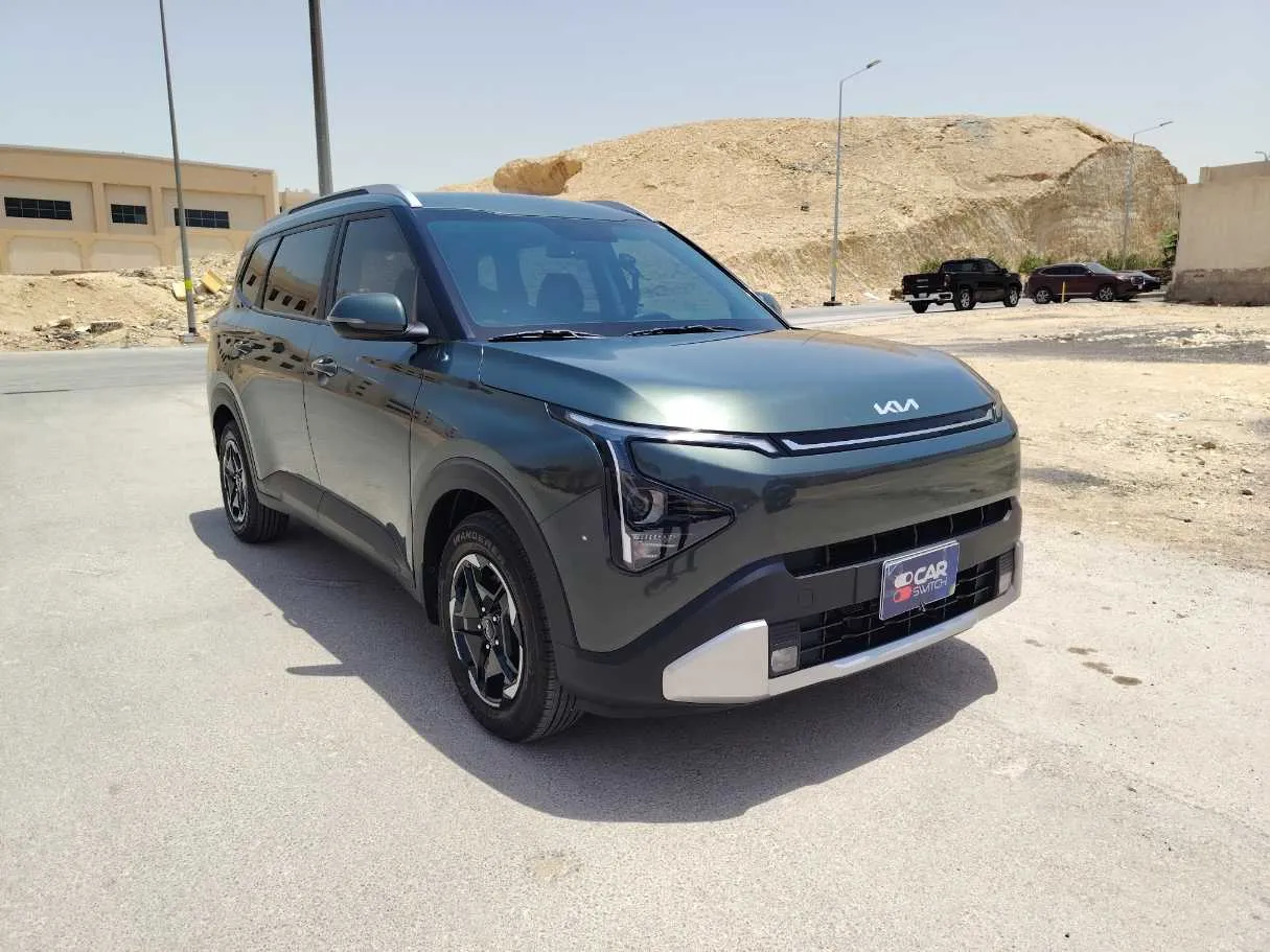 Car image 3