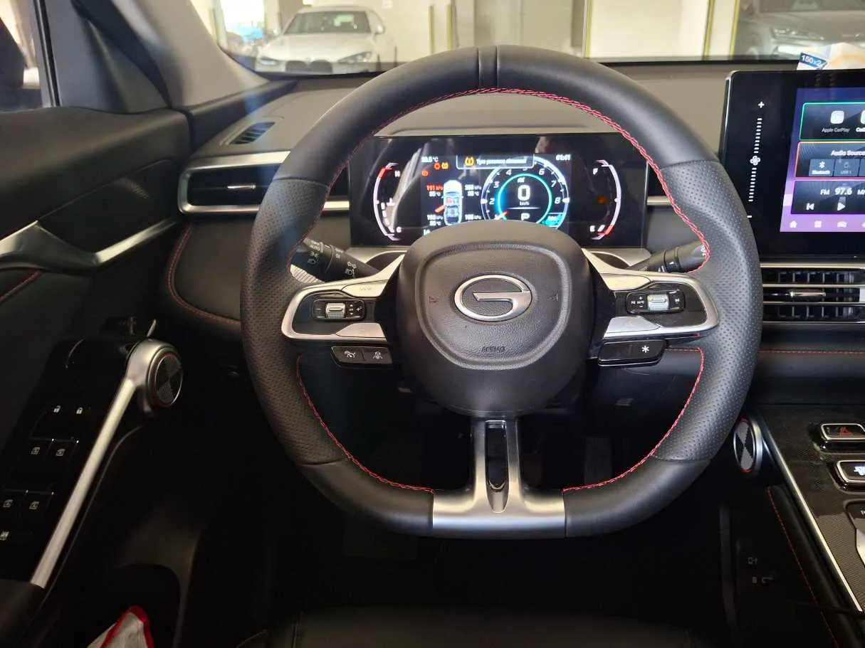 Car image 17