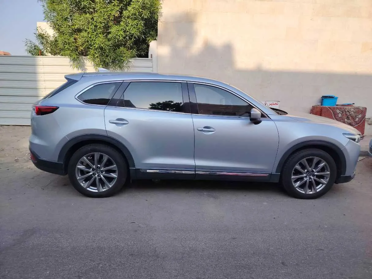 Car image 4