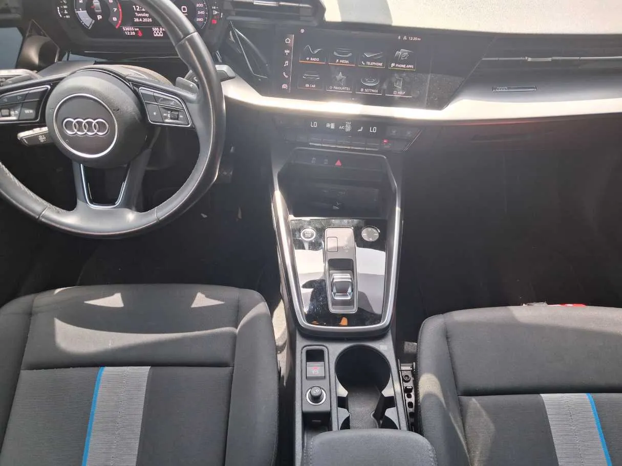 Car image 16