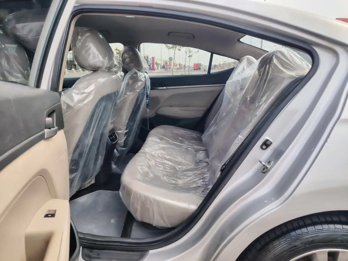Car image 14