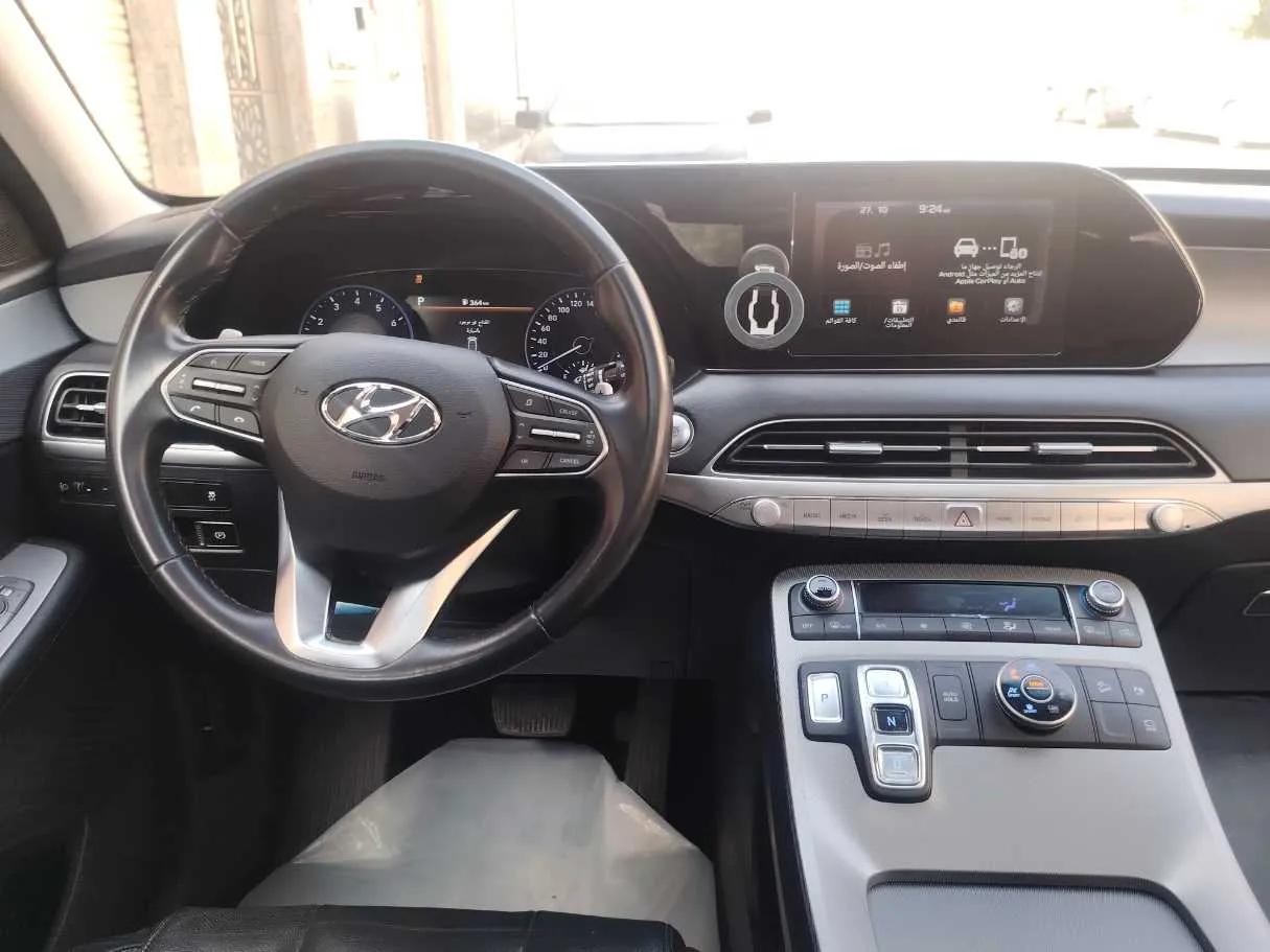 Car image 19