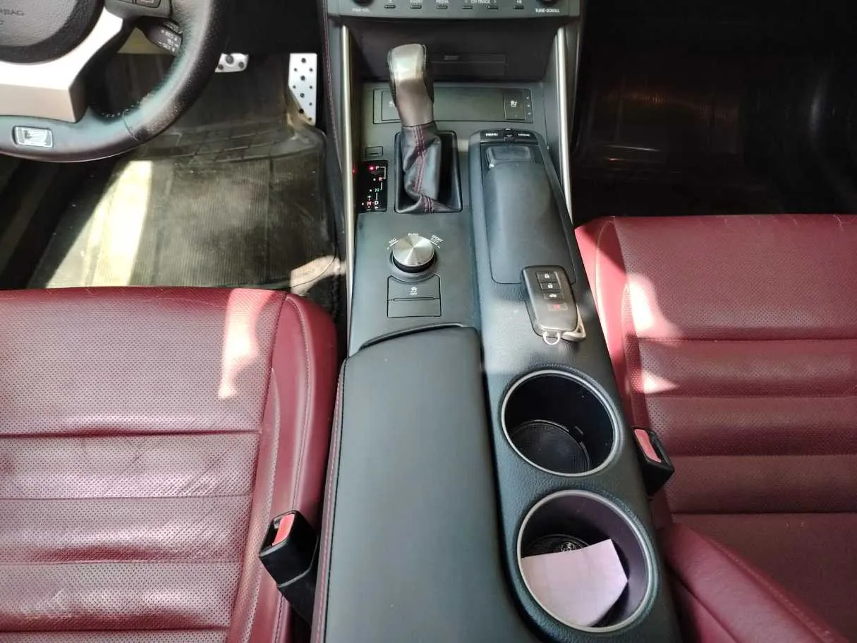 Car image 23