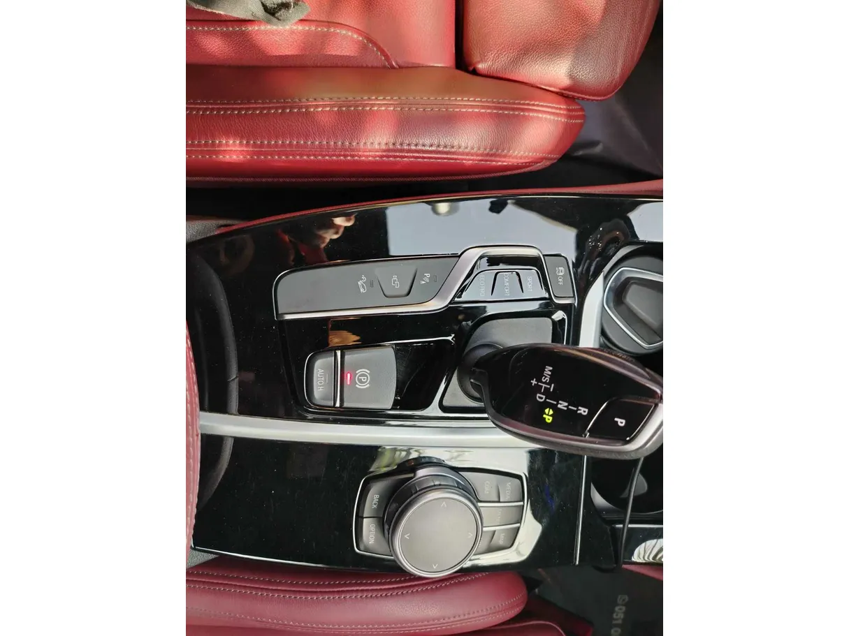 Car image 33