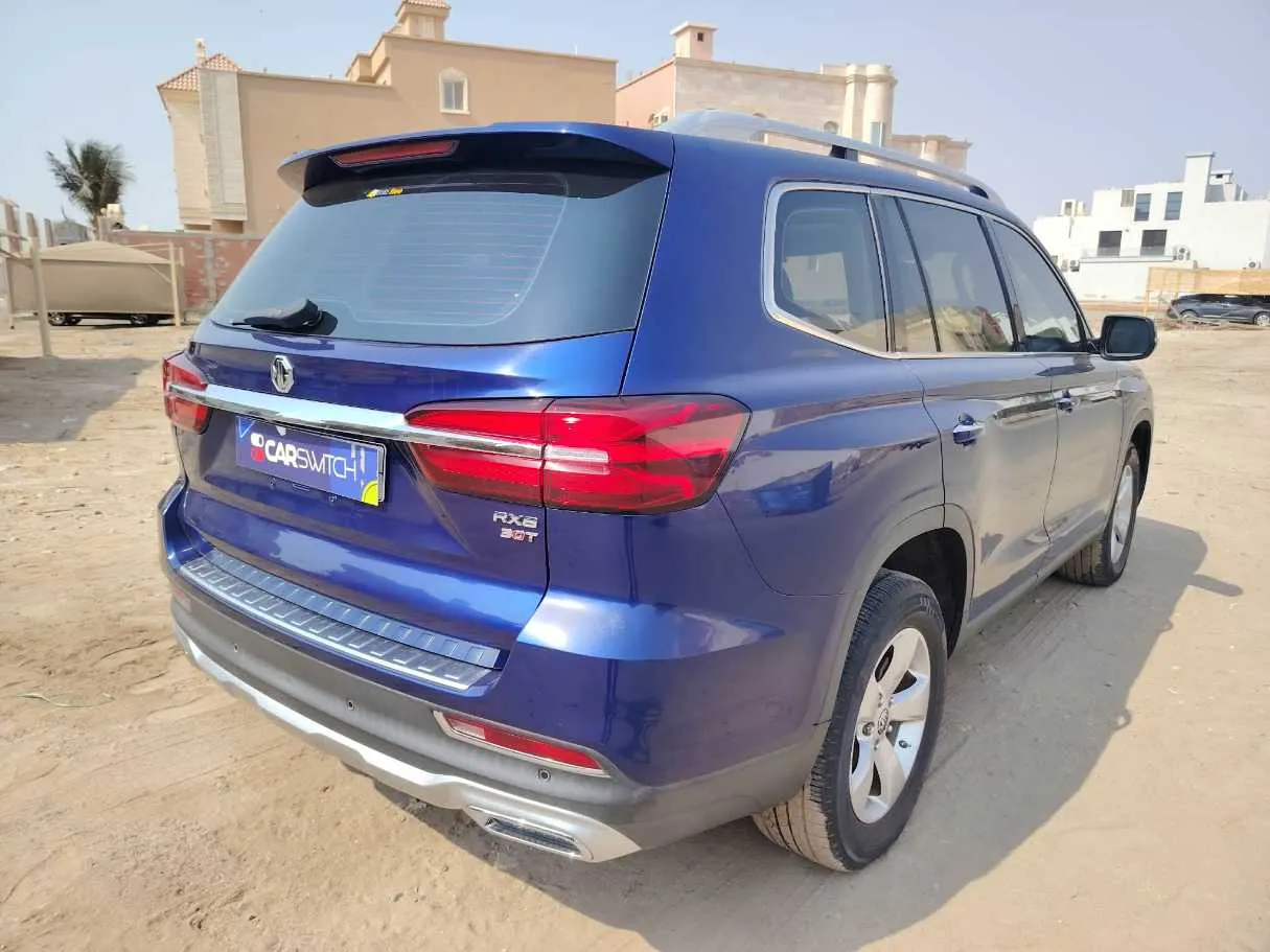 Car image 5
