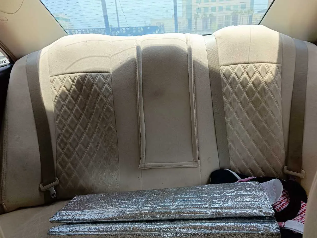 Car image 17