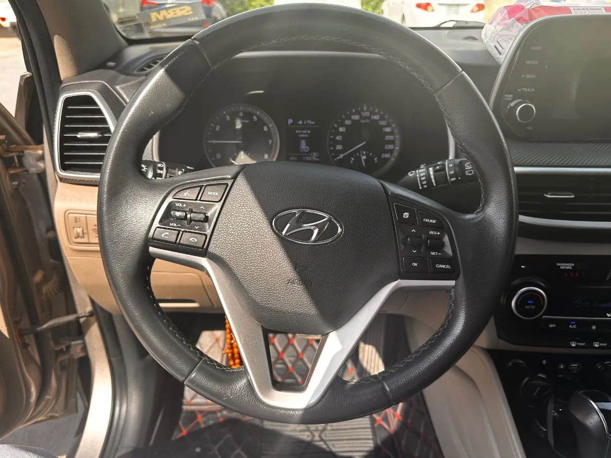 Car image 21