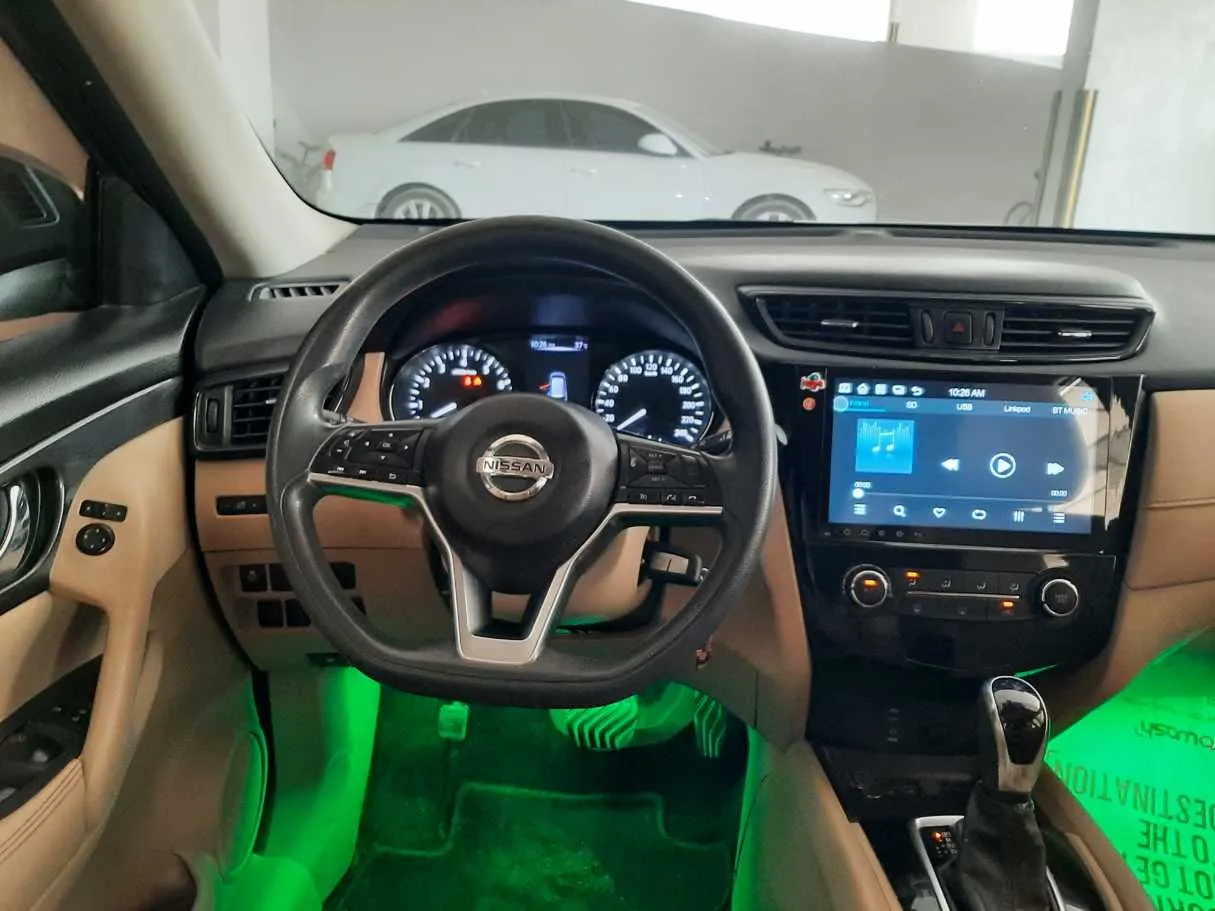 Car image 17