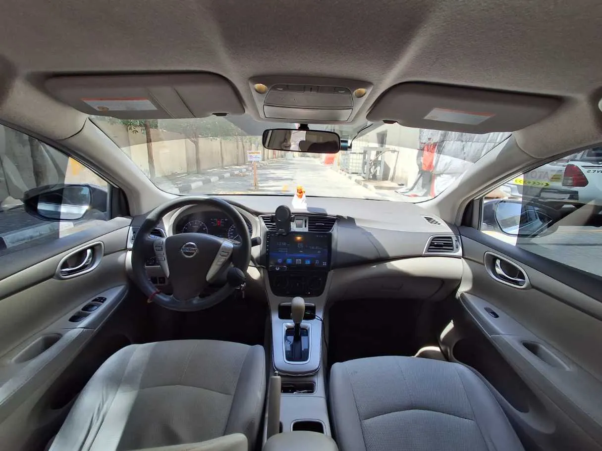 Car image 18