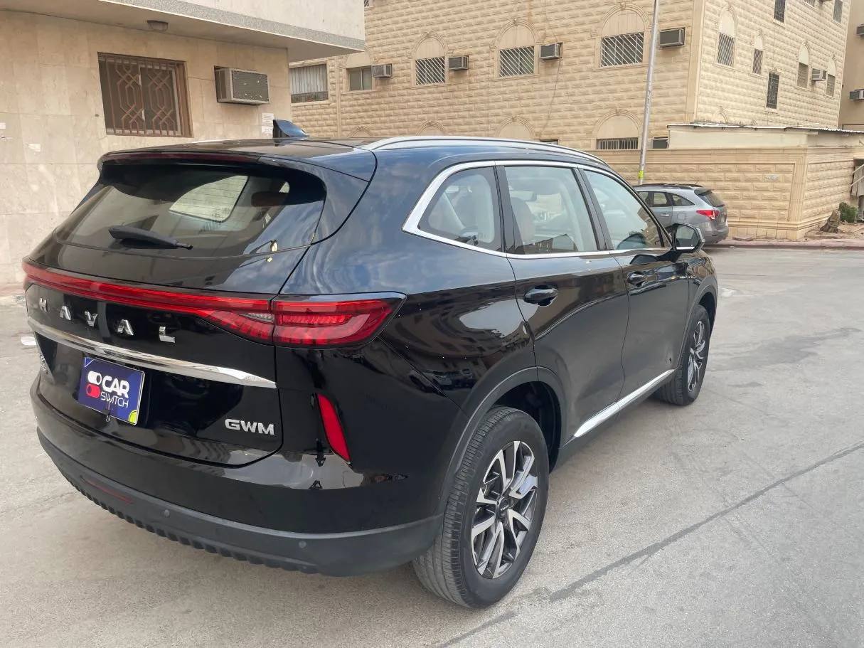 Car image 5