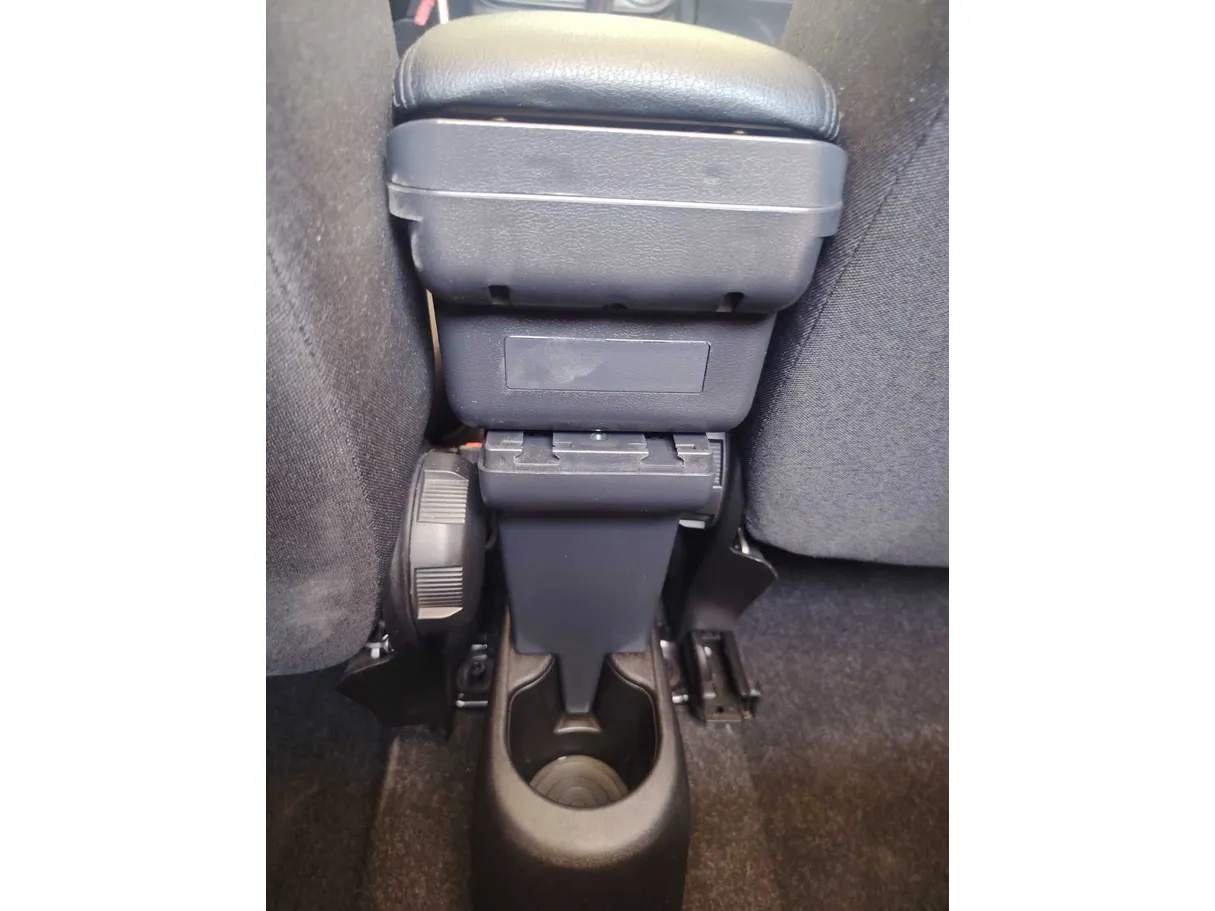 Car image 23