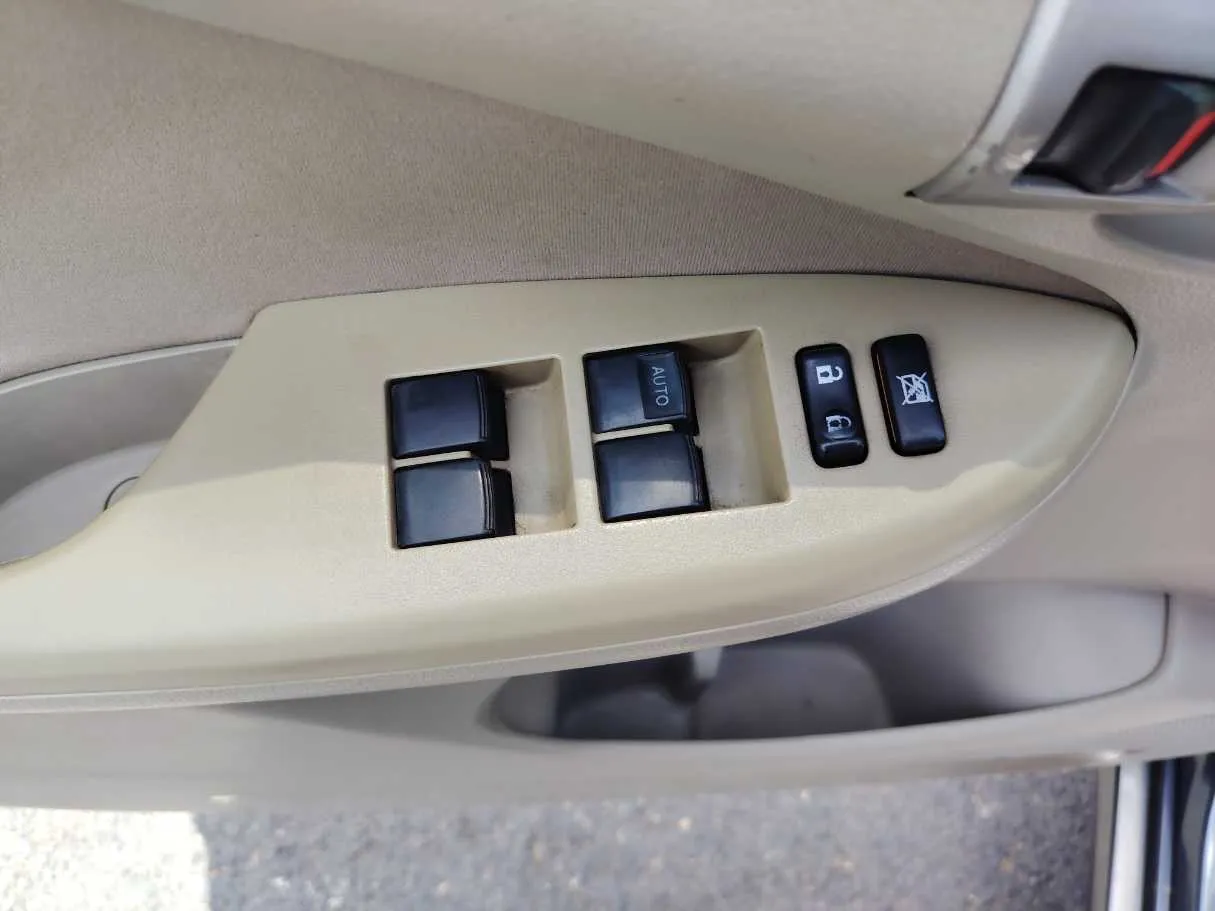 Car image 27