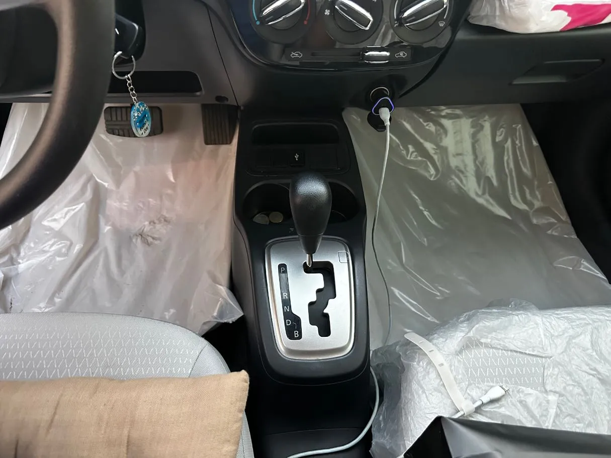 Car image 16