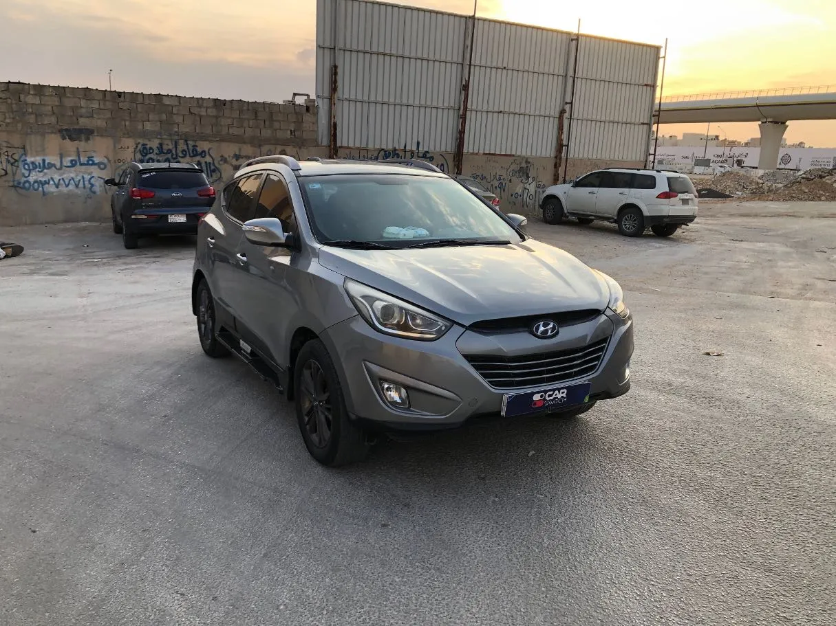 Car image 3