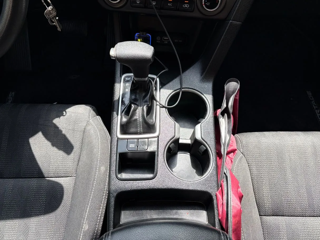 Car image 19