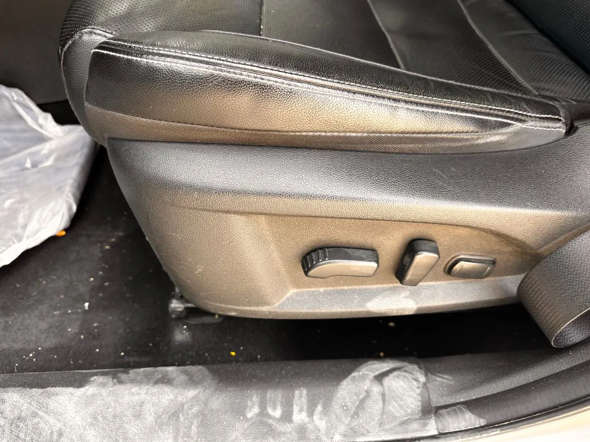 Car image 25
