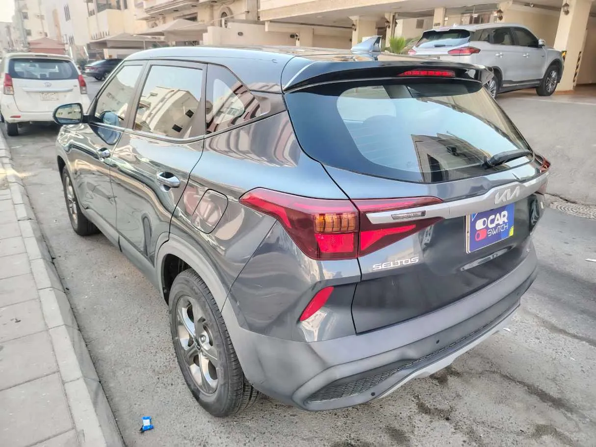 Car image 7