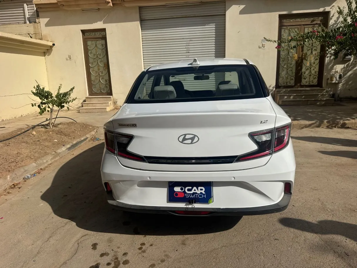 Car image 6
