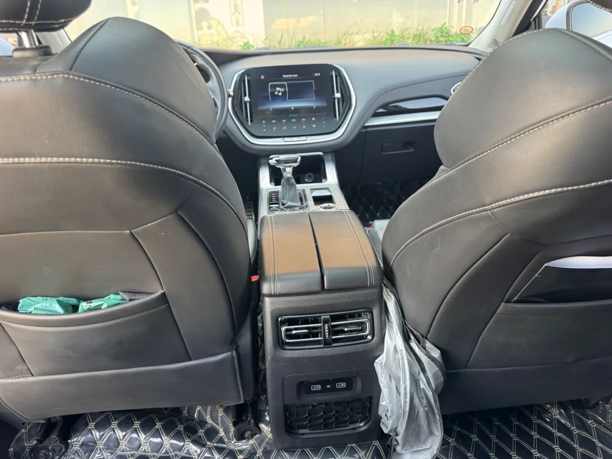 Car image 17